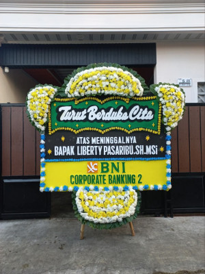 Papan Bunga Duka di Sengkol
