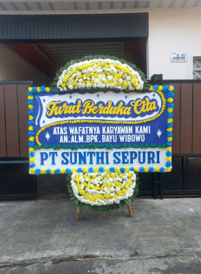 Papan Bunga Duka di Sengkol
